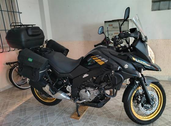 SUZUKI V-STROM 650 ADVENTURE SUZUKI V-STROM 650 ADVENTURE